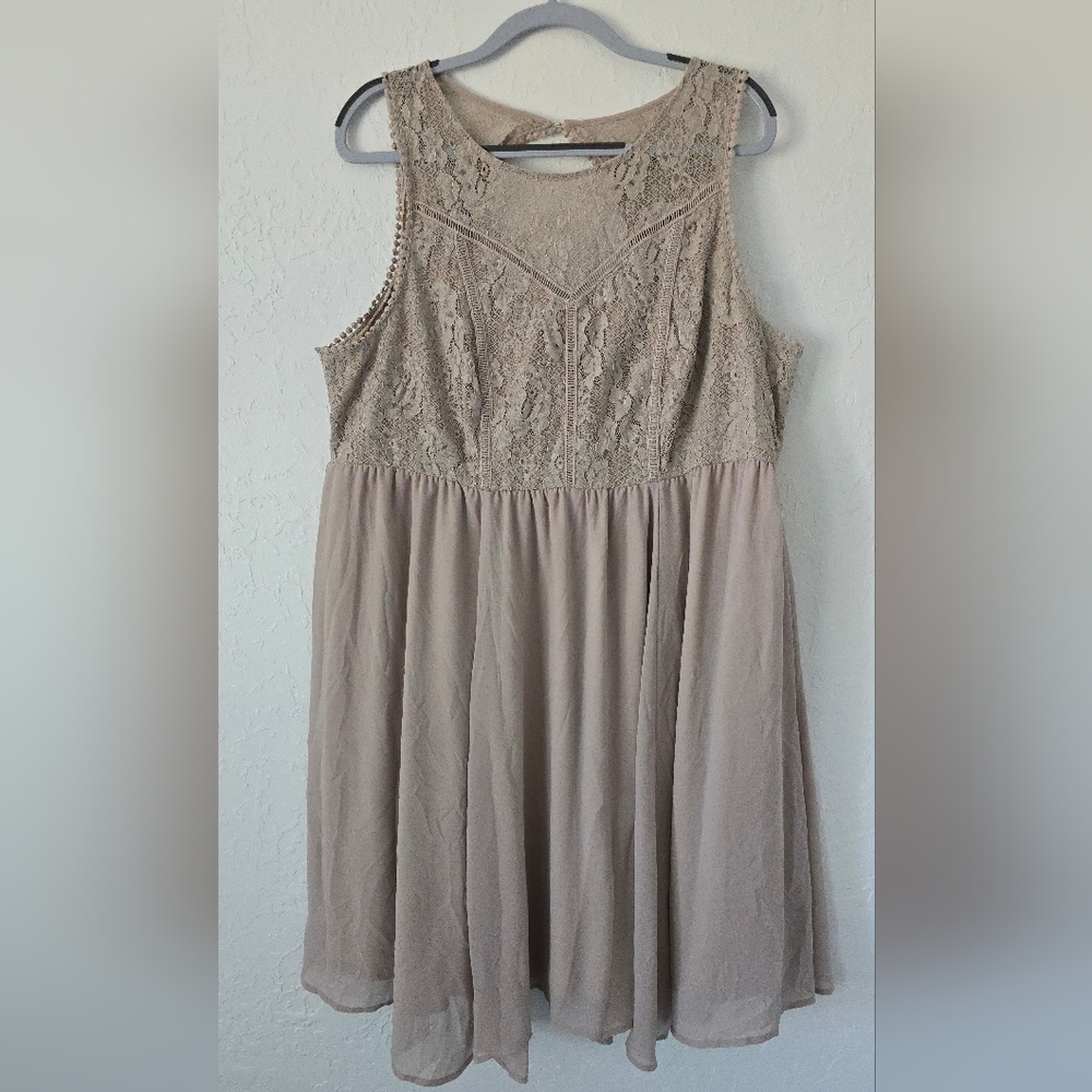 Taupe Torrid dress size 3 like new back